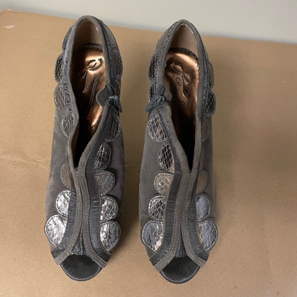 Poetic License platform heel